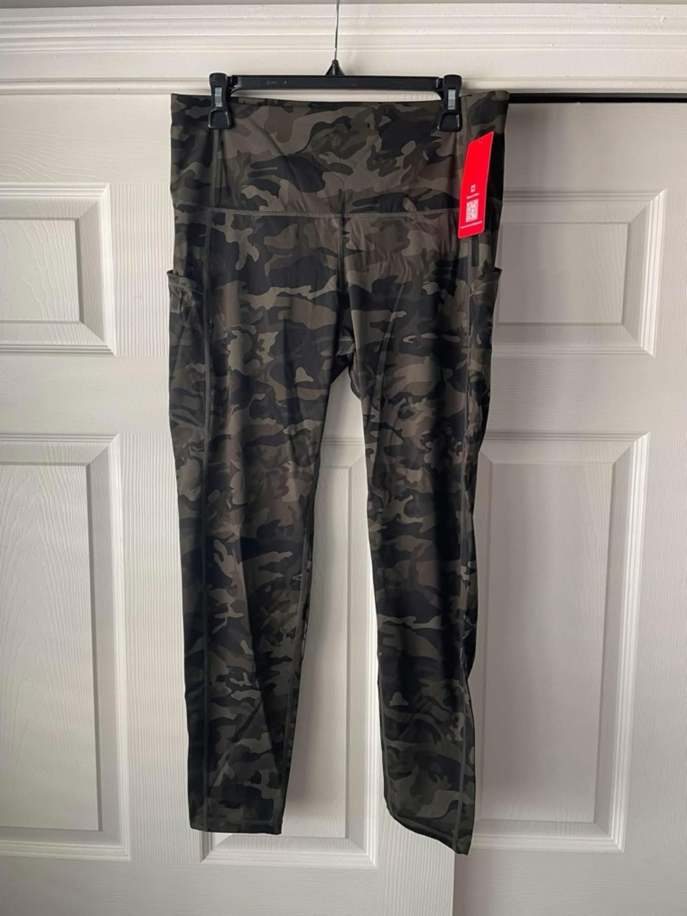 Camo High-Waist Leggings with Side Pockets